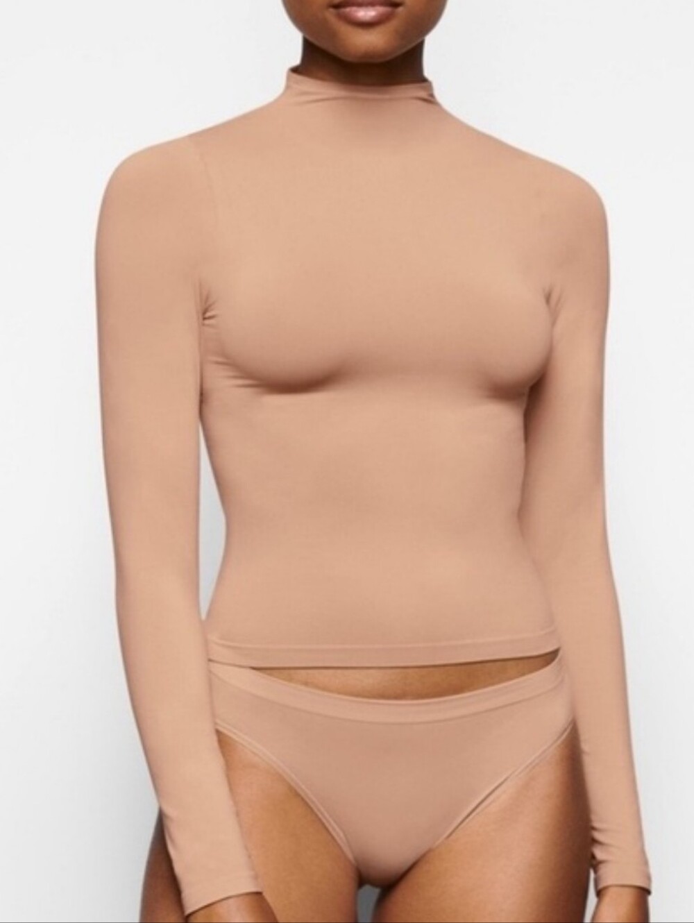 SKIMS Fits Everybody Mock Neck Long Sleeve Top in Nude Size Medium